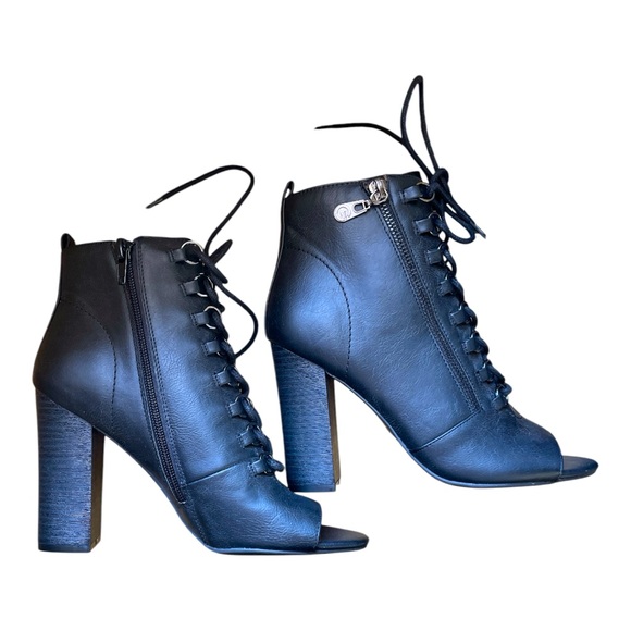 G by Guess Lace-Up Heels EUC Size 6.5M - Picture 2 of 8